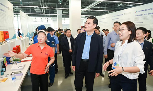 oety欧亿体育集团全新自主研发高新科技设备吸睛青岛市科技活动周
